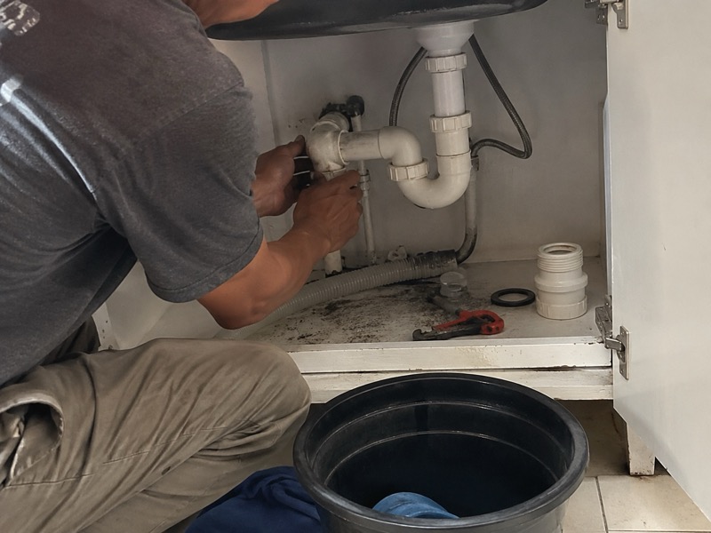 Servis plumbing — paip bocor